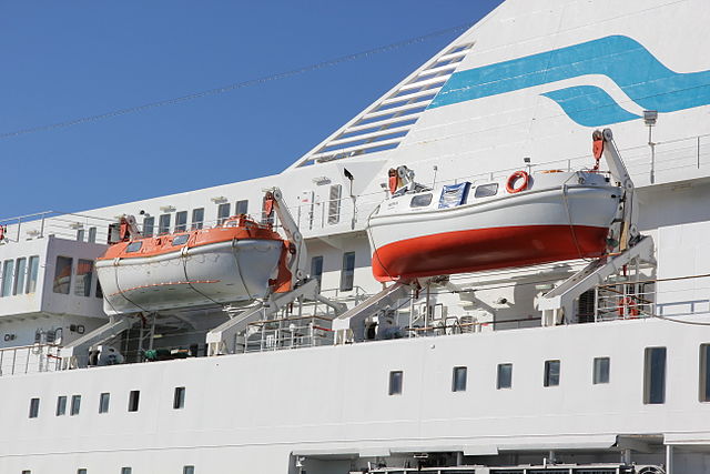 lifeboat-cruise-ship
